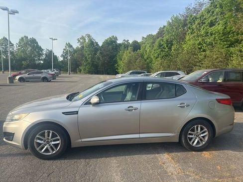 Used 2011 Kia Optima LX FWD image 3