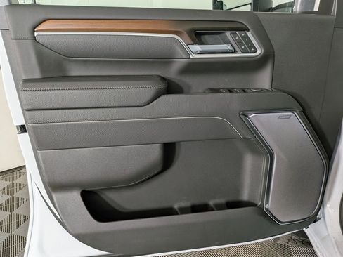 New 2025 GMC Sierra 3500 Denali w/ Denali Reserve Package image 15