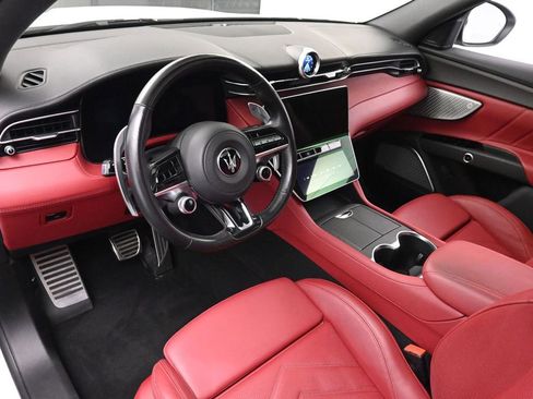 Used 2023 Maserati Grecale Modena image 11