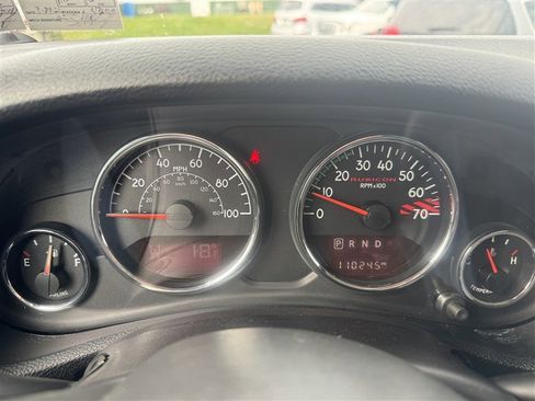 Used 2015 Jeep Wrangler Unlimited Rubicon image 16