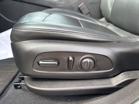 Used 2020 Chevrolet Blazer LT image 16