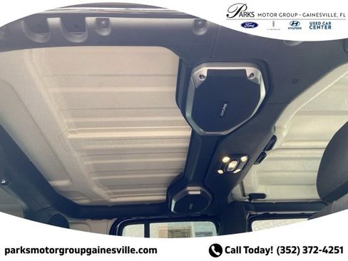 Used 2021 Jeep Wrangler Unlimited Islander image 15