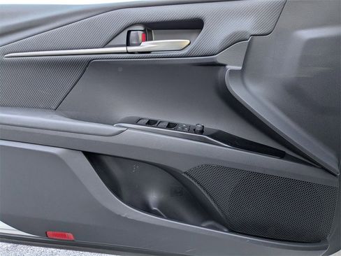 Used 2025 Toyota Camry SE image 13