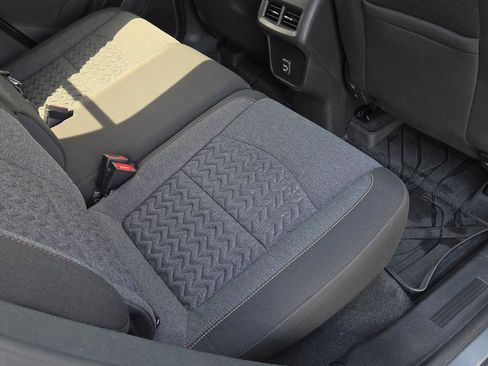 Used 2023 Chevrolet Equinox LT image 41