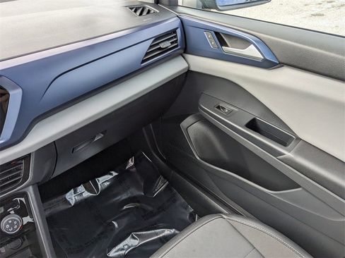 Certified 2023 Volkswagen Taos SE image 20