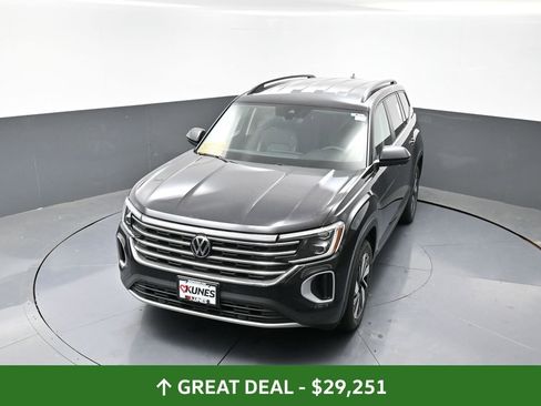 Used 2024 Volkswagen Atlas SE image 43