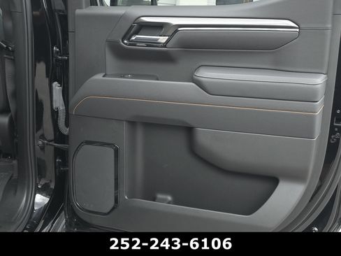 Used 2025 GMC Sierra 1500 AT4 w/ AT4 Premium Package AWD/4WD image 37