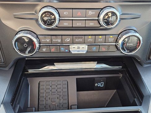 Used 2025 Ford F250 Lariat w/ Lariat Ultimate Package image 22