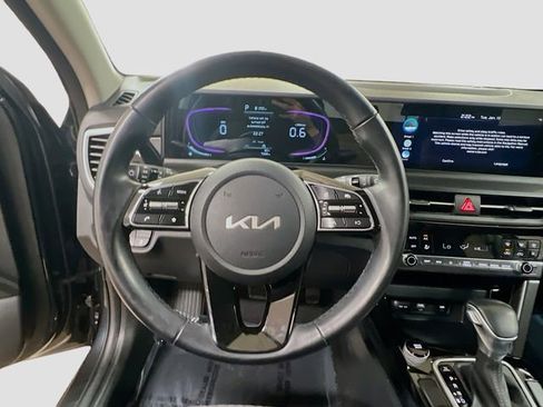 Certified 2025 Kia Seltos S image 11