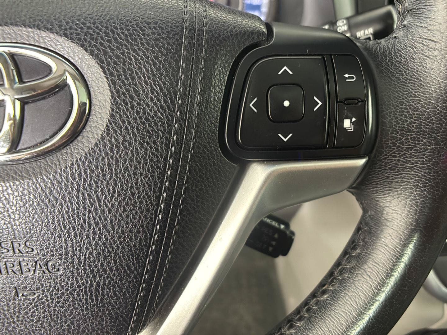 Used 2017 Toyota Sienna XLE w/ XLE Navigation Package AWD/4WD image 32