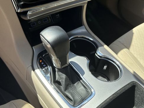 Used 2022 Jeep Grand Cherokee Laredo E w/ Security & Convenience Group image 19