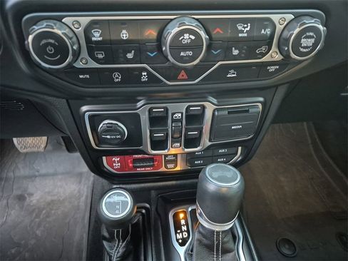 Used 2023 Jeep Wrangler Unlimited Rubicon w/ LED Lighting Group image 25