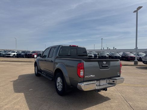 Used 2017 Nissan Frontier SV image 18