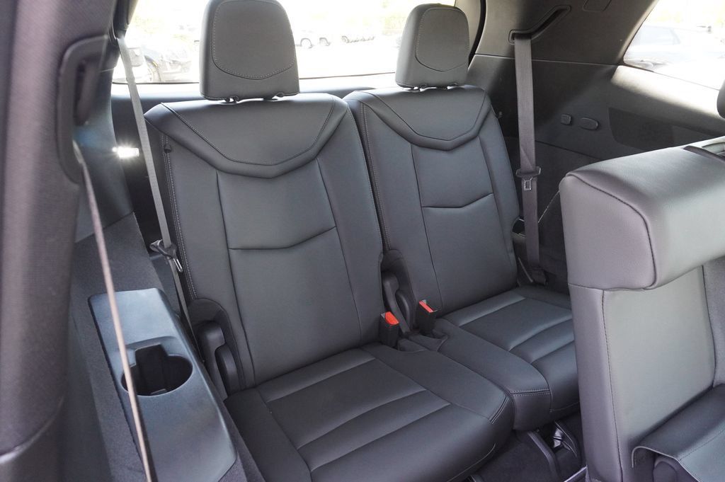 Certified 2025 Cadillac XT6 Luxury FWD image 13