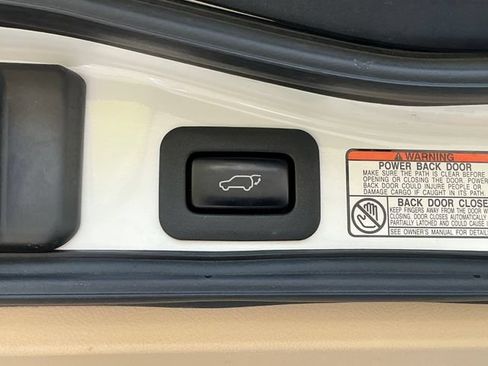 Used 2016 Lexus LX 570 4WD w/ Luxury Package image 35