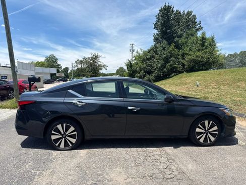 Used 2019 Nissan Altima 2.5 SV FWD image 4