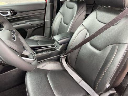 Used 2024 Jeep Compass Limited image 14