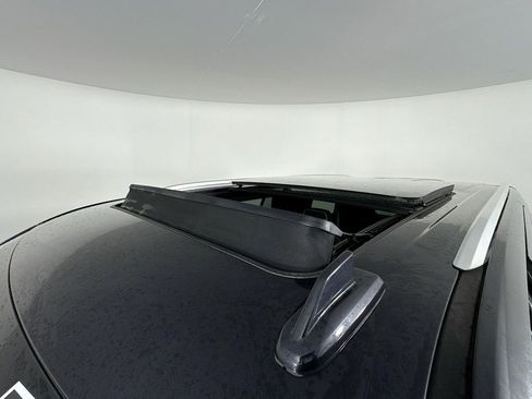 Used 2023 GMC Yukon SLT image 23