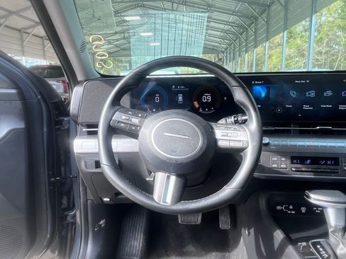 Used 2025 Hyundai Kona SEL image 8