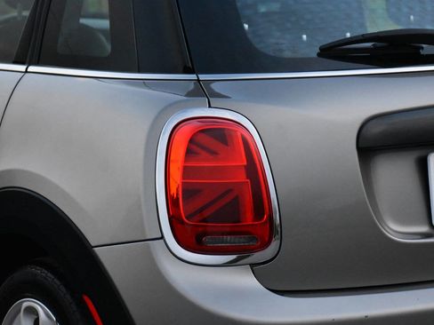 Used 2020 MINI Cooper 4-Door Hardtop image 10