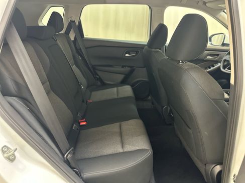 Certified 2024 Nissan Rogue SV image 19