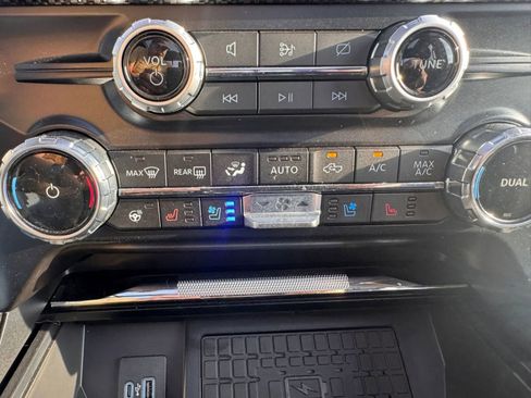 Used 2023 Ford F150 Lariat w/ Equipment Group 502A High image 17