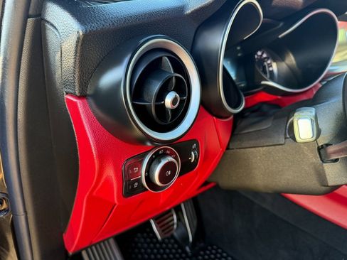 Used 2018 Alfa Romeo Stelvio Ti Sport image 25