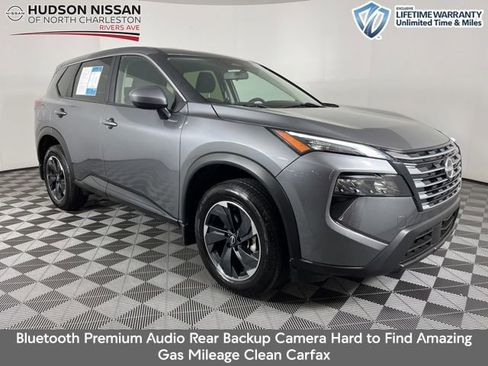 Used 2024 Nissan Rogue SV image 1