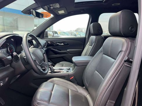 Used 2023 Chevrolet Traverse RS image 18