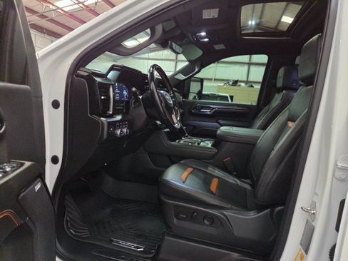 Used 2024 GMC Sierra 2500 AT4 w/ AT4 Premium Plus Package AWD/4WD image 6
