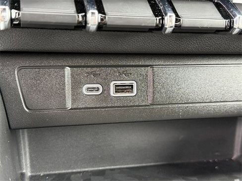 Used 2024 Chevrolet Colorado ZR2 w/ Technology Package image 22