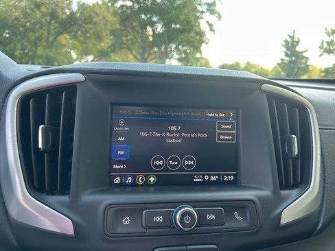 Used 2024 GMC Terrain SLE image 21