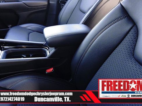 New 2026 Jeep Compass Latitude image 37