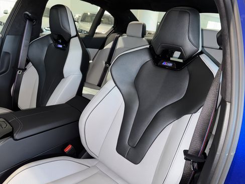 New 2026 BMW M5 w/ Executive Package image 23