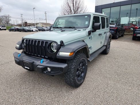 Used 2023 Jeep Wrangler Unlimited w/ Sun & Screen Package image 3