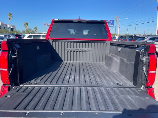 Used 2023 Jeep Gladiator Sport AWD/4WD image 5
