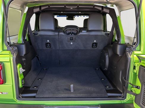 Used 2026 Jeep Wrangler Unlimited Sahara AWD/4WD image 9
