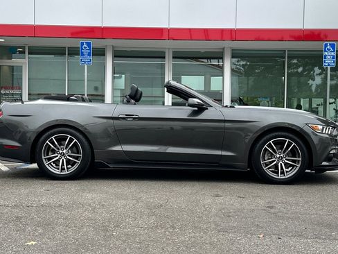 Used 2017 Ford Mustang Premium RWD image 3