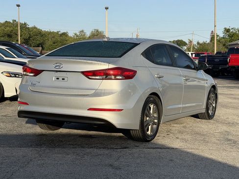 Used 2018 Hyundai Elantra Value Edition FWD image 5