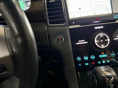 Used 2017 Ford Taurus Limited FWD image 21
