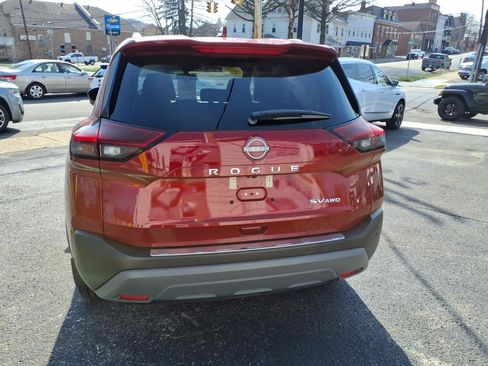 Used 2023 Nissan Rogue SV w/ SV Premium Package image 6