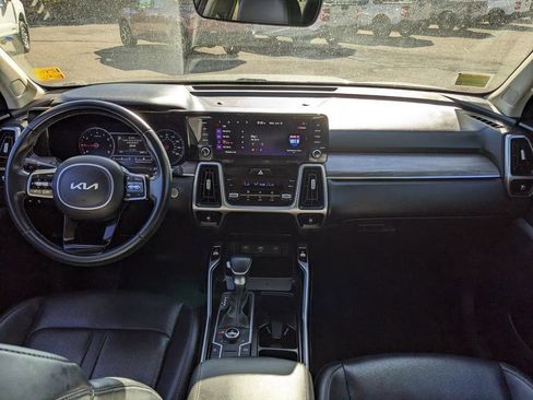 Used 2022 Kia Sorento S w/ Panoramic Sunroof Package AWD/4WD image 7