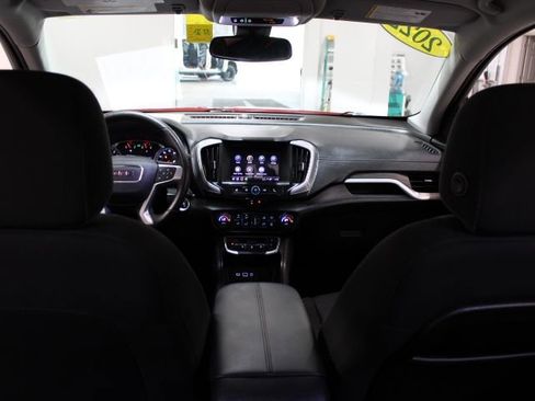 Used 2022 GMC Terrain SLE w/ Driver Convenience Package image 31