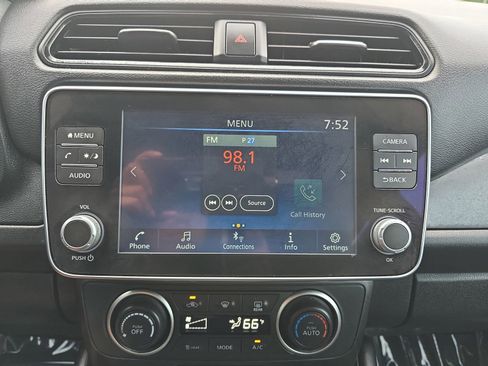 Used 2024 Nissan Leaf S FWD image 22