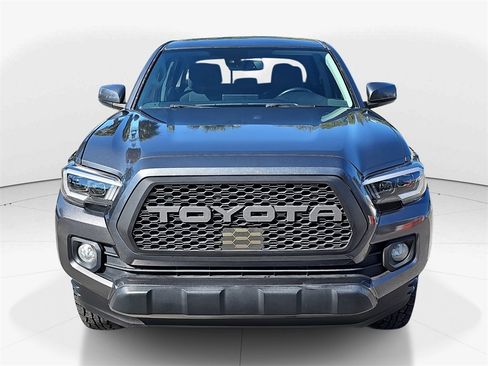 Used 2018 Toyota Tacoma SR5 image 2