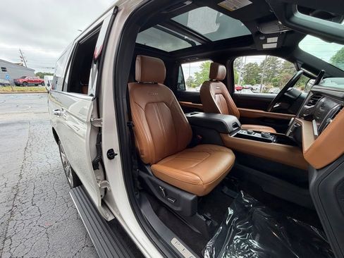 Used 2022 Ford Expedition Platinum AWD/4WD image 36