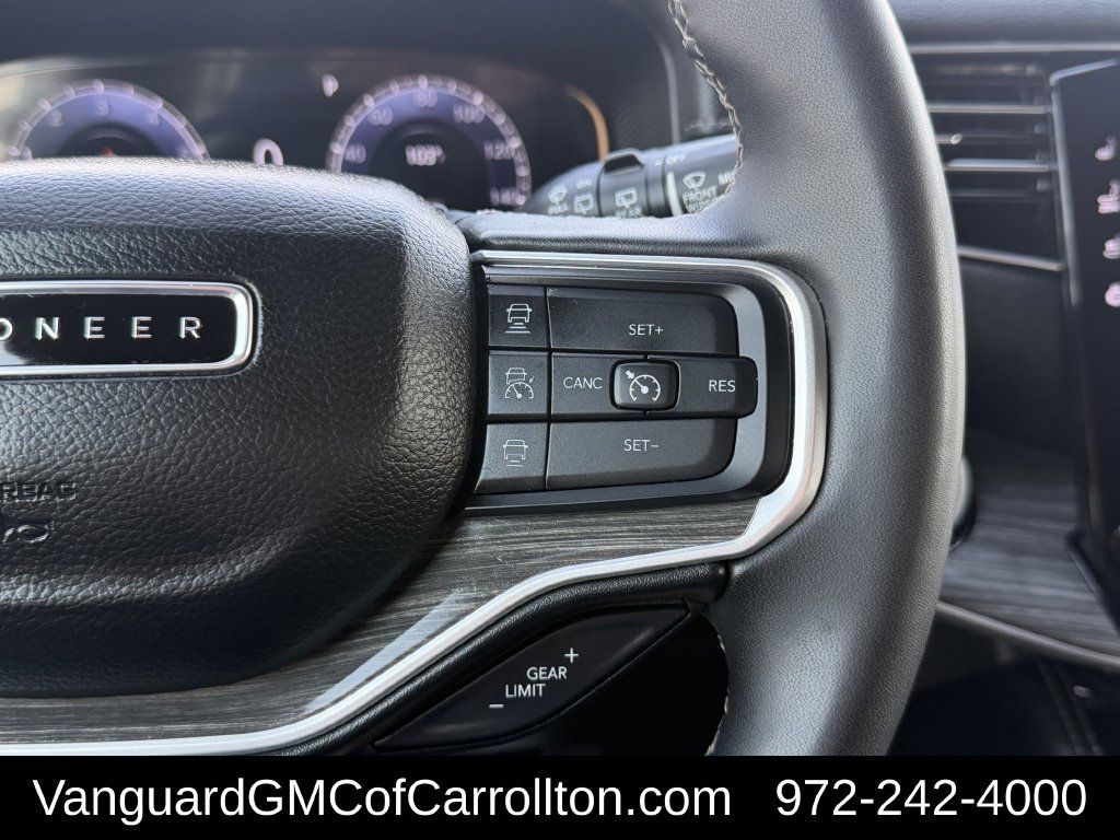 Used 2024 Jeep Wagoneer Series III AWD/4WD image 16