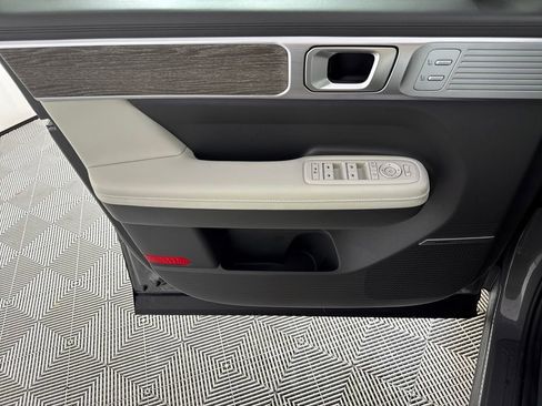 Used 2025 Hyundai Santa Fe Limited image 12