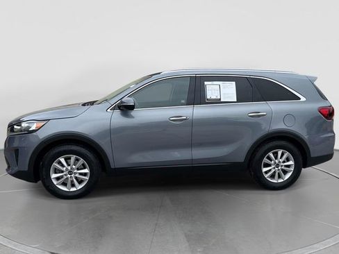 Used 2020 Kia Sorento LX w/ LX I4 Convenience Package FWD image 2