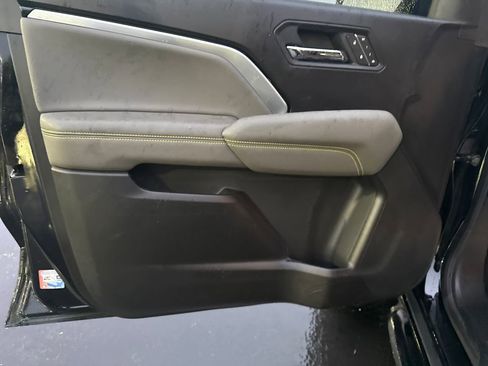 Used 2024 Chevrolet Colorado ZR2 w/ ZR2 Convenience Package III image 10